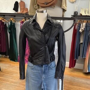 Elegant Black Leather Women's Jacket